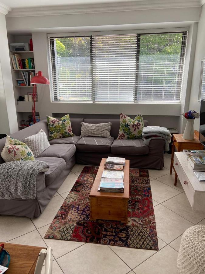 Modern, Centrally Located Dorp Street Apartment Стеленбош Екстериор снимка