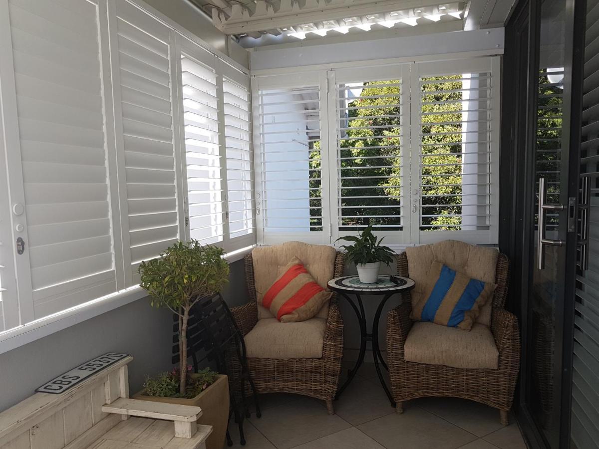 Modern, Centrally Located Dorp Street Apartment Стеленбош Екстериор снимка