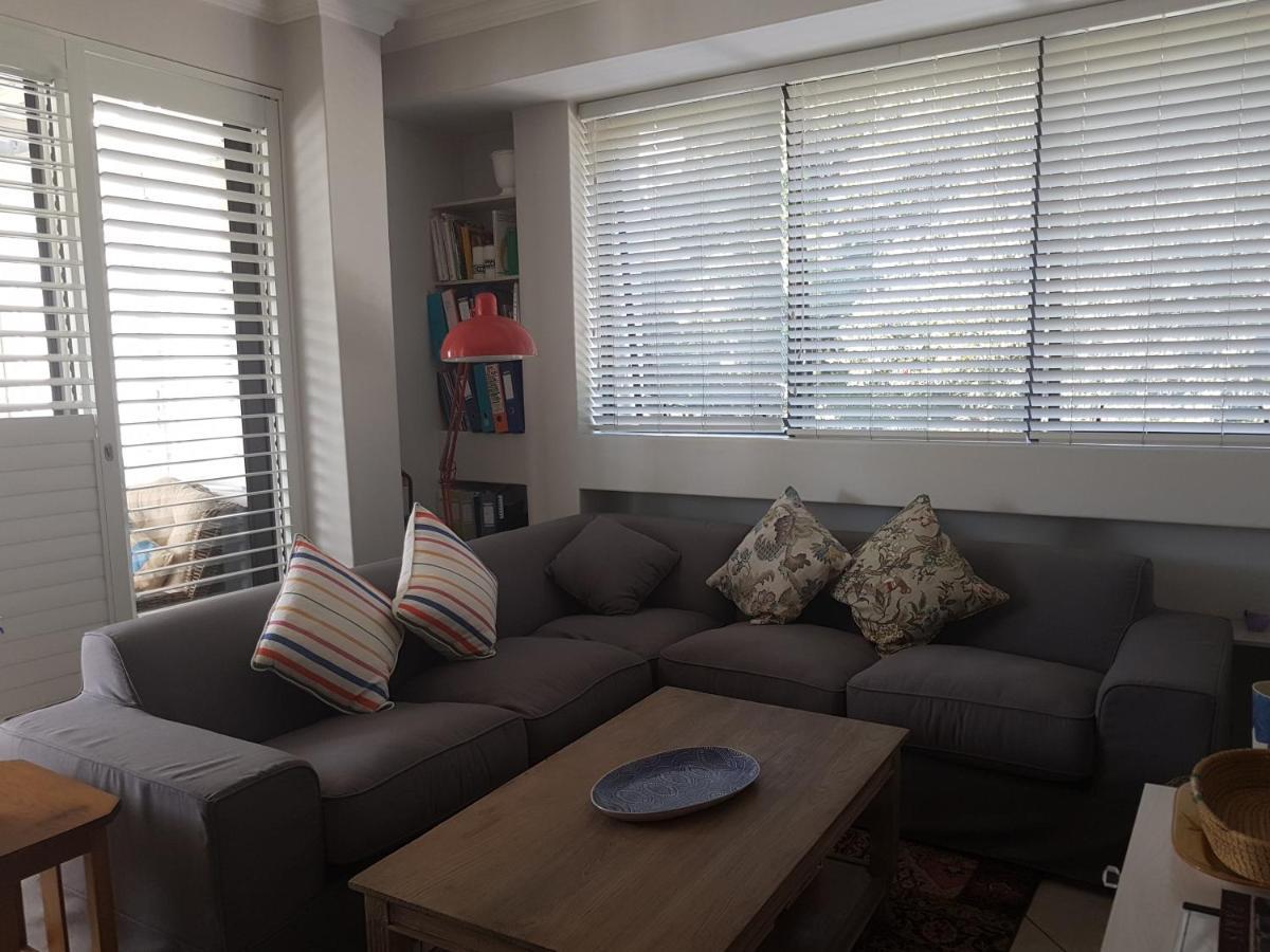 Modern, Centrally Located Dorp Street Apartment Стеленбош Екстериор снимка