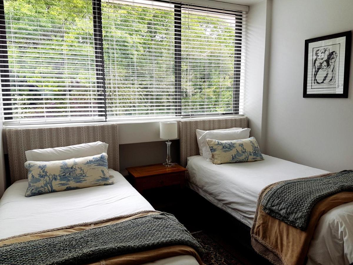 Modern, Centrally Located Dorp Street Apartment Стеленбош Екстериор снимка